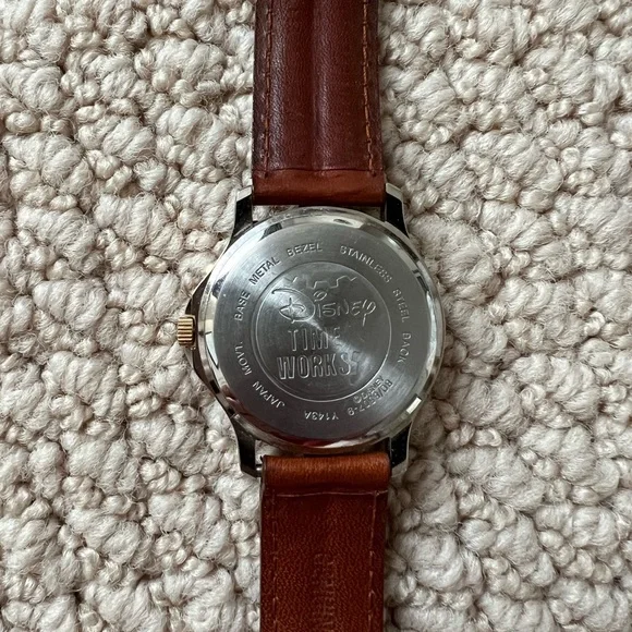 Mickey Mouse watch. - Picture 2 of 6